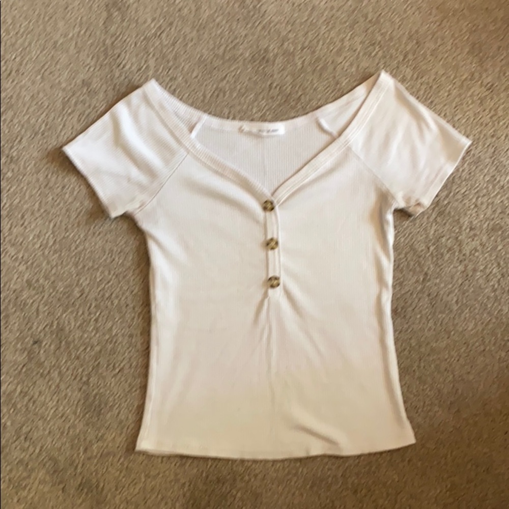 White short sleeve shirt